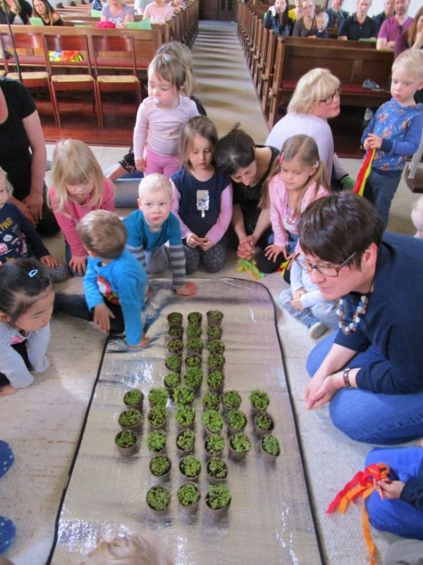 Krippenkinder bei der ersten Andacht im Krippenjahr 2019 in der Marienkirche