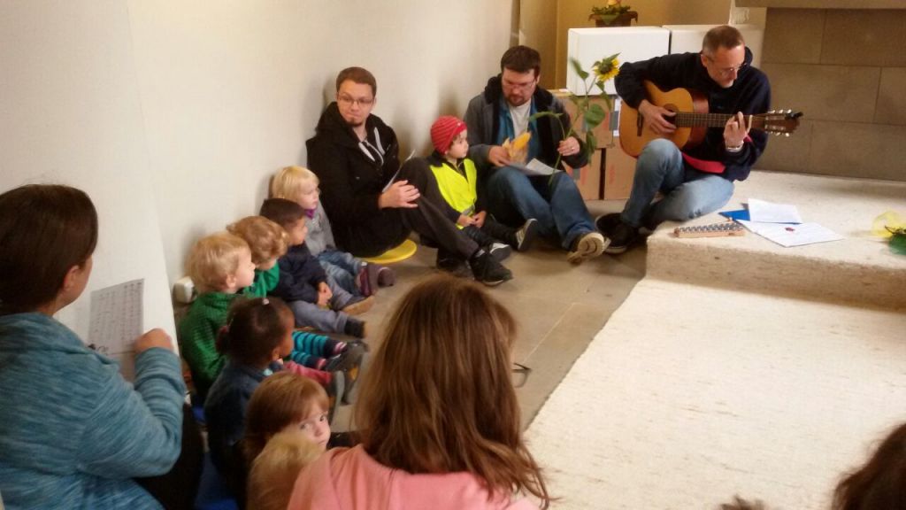Andacht in der Marienkirche mit den Kindern der Krippe Ellhornstraße