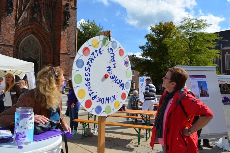 Woche der Diakonie 2015 / Veranstaltung vor der Großen Kirche
