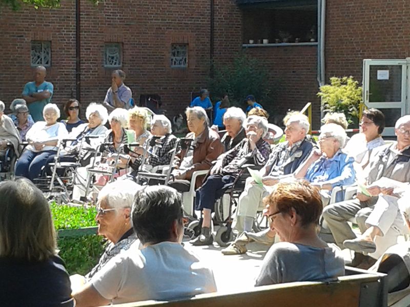 Eröffnungsgottesdienst im Elisabeth-Haus bei Sommerfest