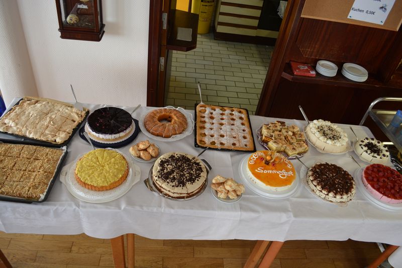 Kuchenbuffett gespendet von Mitarbeitern und Angehörigen