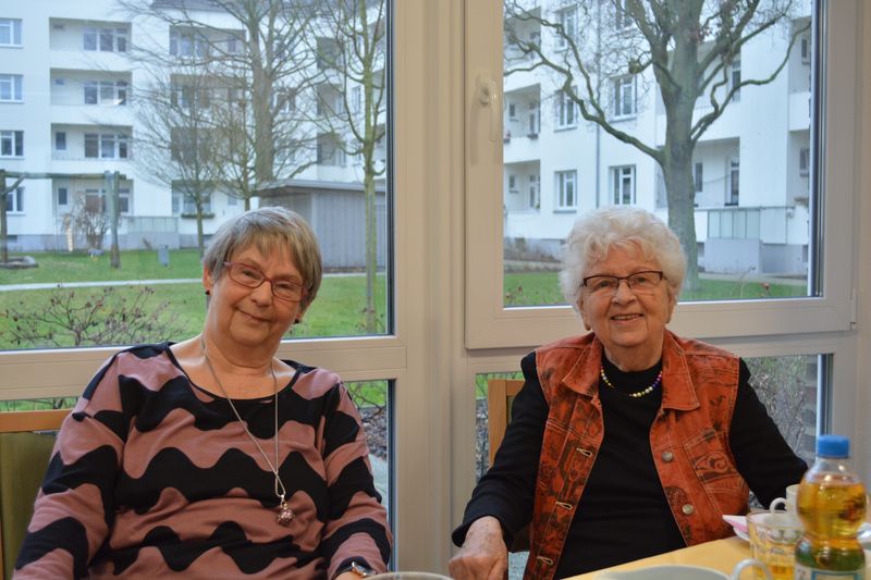 Gemeinsamer Tanznachmittag im Nachbarschaftstreffpunkt Haus im Hof